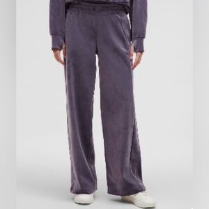 Lululemon Scuba Mid Rise Wide Leg Pant Sz M NWOT